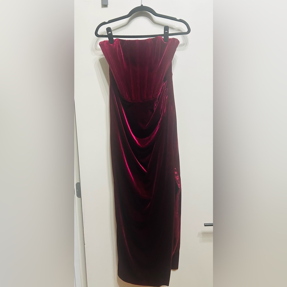 Elegant Velvet Strapless Dress